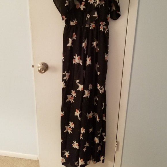 Wide-legged, Floral Print Jumpsuit - Picture 2 of 4
